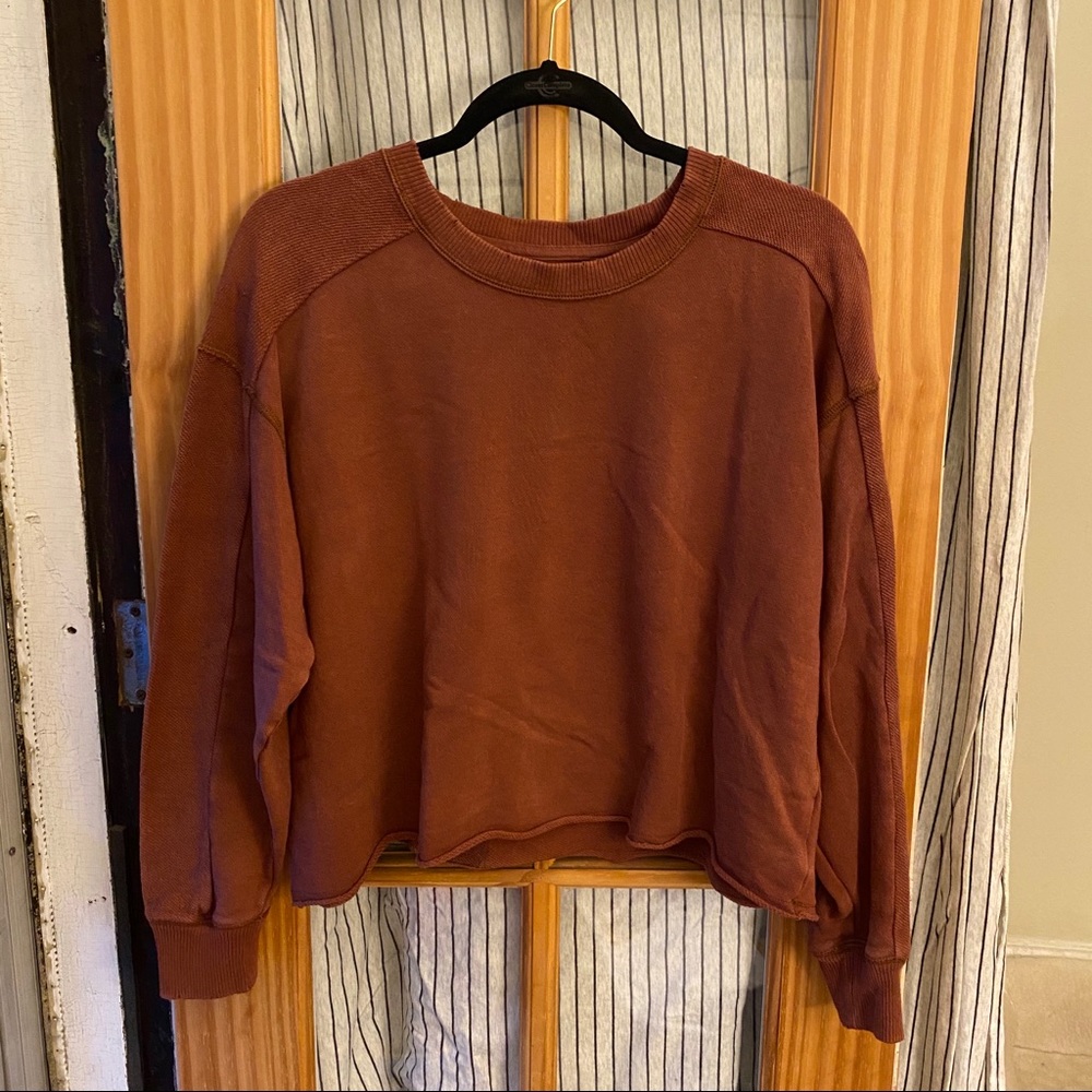 cropped sweatshirt